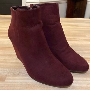 Gently used Jessica Simpson Ankle Booties.